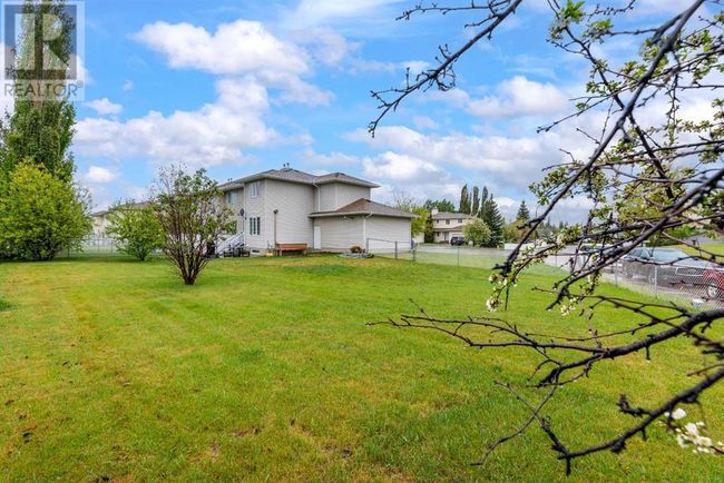 7 - 4501 39 St, Townhouse with 3 bedrooms, 3 bathrooms and 4 parking in Lloydminster SK | Image 6