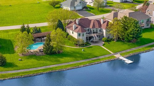 3833 Westlake Village Dr, WINNEBAGO, IL, 61088-8023 | Card Image