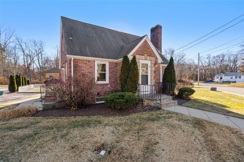 84 Intervale Rd, Cranston, RI, 02910-5240 | Card Image