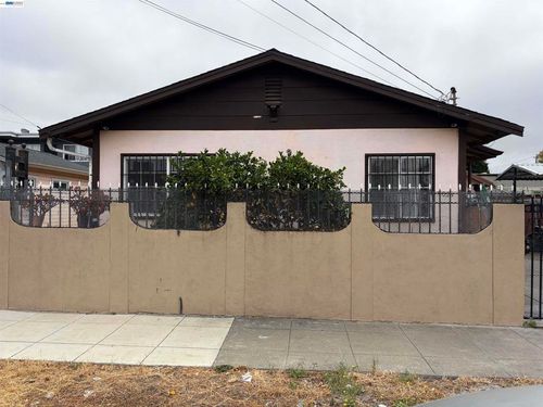 9024 Olive St, Oakland, CA, 94603 | Card Image