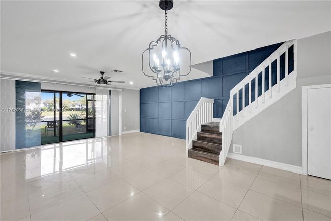 2407 - 3325 Carambola Cir S, Condo with 2 bedrooms, 3 bathrooms and null parking in Coconut Creek FL | Image 12
