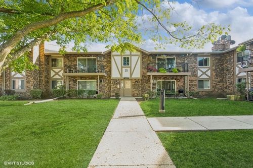 208-9s125 Lake Drive, Willowbrook, IL, 60527 | Card Image