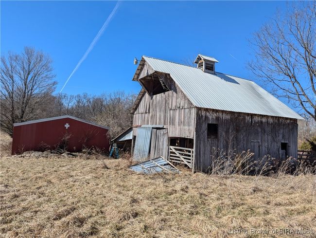 6140 N White River Rd, Home with 6 bedrooms, 2 bathrooms and null parking in Campbellsburg IN | Image 7