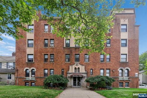 303 C2 Hamilton Place, Hackensack, NJ, 07601 | Card Image