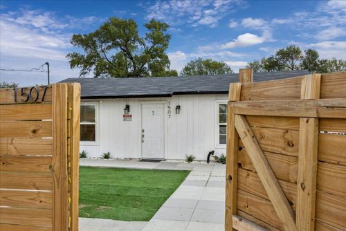 1507 E Highway 71, Austin, TX, 78742-2821 | Card Image