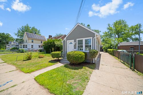 70 Lambert St, West Haven, CT, 06516-2819 | Card Image