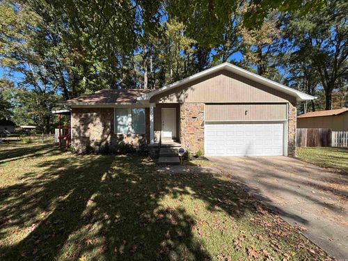 104 Foxdell Cir, Jacksonville, AR, 72076-2609 | Card Image