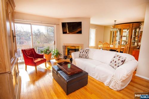 507 Windsor Dr, Palisades Park, NJ, 07650-2349 | Card Image