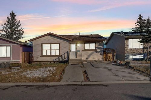 48 Faldale Close Ne, Calgary, AB, T3J1V9 | Card Image