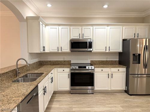5-9723 Heatherstone Lake Ct, ESTERO, FL, 33928-3084 | Card Image