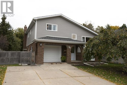 55 Country Club Pl, Sault Ste. Marie, ON, P6A5Z8 | Card Image