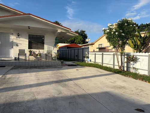 0-4285 Nw 2 Ter, Miami, FL, 33126 | Card Image