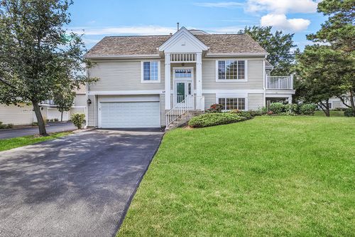 161 Lucerne Ct, Wheeling, IL, 60090-6744 | Card Image