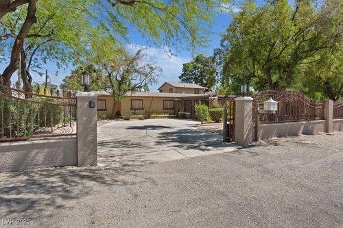 5854 Sheila Ave, Las Vegas, NV, 89108-3607 | Card Image