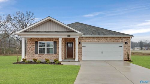 18 Moon Dr, Scottsboro, AL, 35769-6604 | Card Image