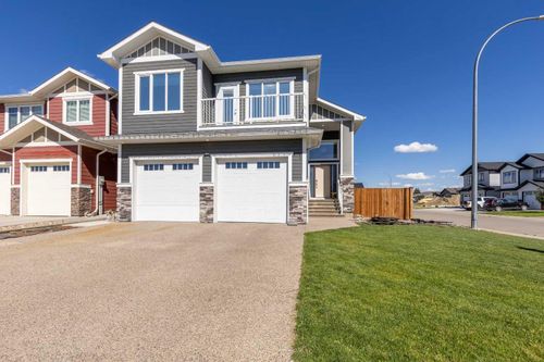 5401 43 Street, Taber, AB, T1G0E2 | Card Image