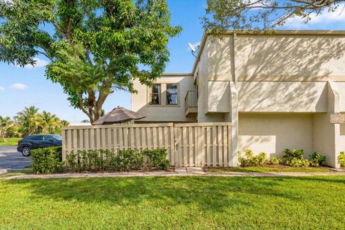 12126 Regal Court E, Wellington, FL, 33414 | Card Image