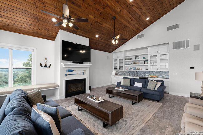 1447 Tamarack Dr, House other with 6 bedrooms, 9 bathrooms and null parking in Canyon Lake TX | Image 5