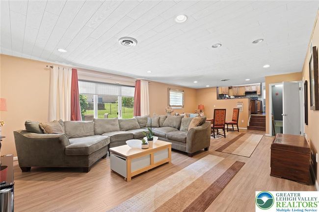 1048 N 27 Th St, House other with 4 bedrooms, 4 bathrooms and null parking in Allentown PA | Image 13