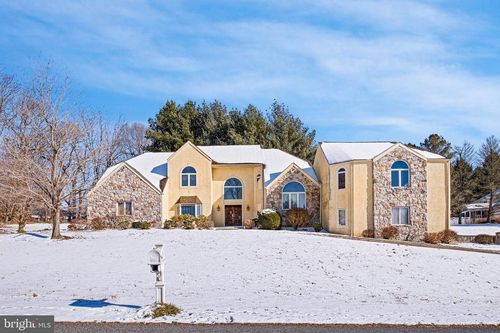 8 Lakewood Cir, NEWARK, DE, 19711-2347 | Card Image