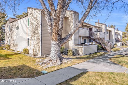 t-366-7680 Bluestone Dr, Reno, NV, 89511-3301 | Card Image
