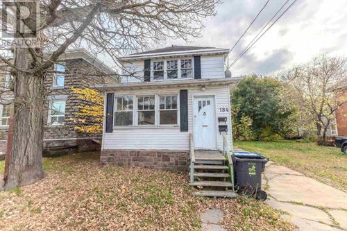 184 Elgin St, Sault Ste. Marie, ON, P6A2Z1 | Card Image