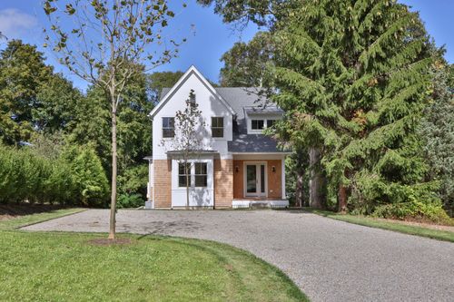 34 Davis St, Vineyard Haven, MA, 02568-5875 | Card Image