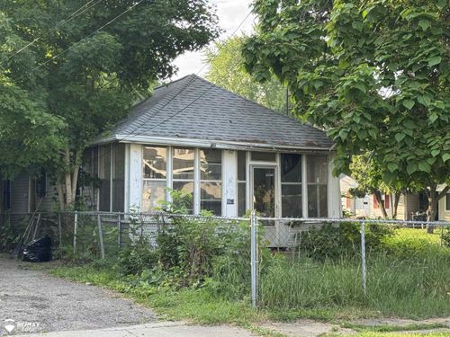 863 Tacken St, Flint, MI, 48532-3870 | Card Image