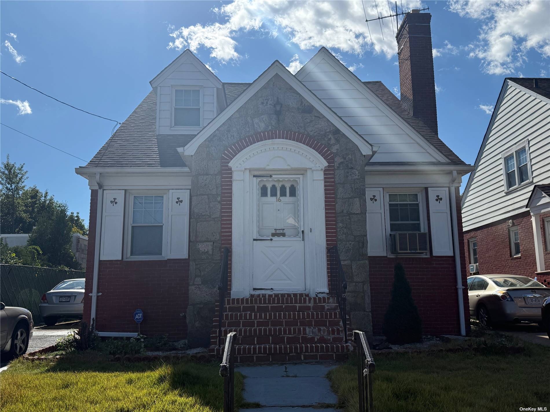 16 Hamilton Avenue, For Sale in Valley Stream Zoocasa