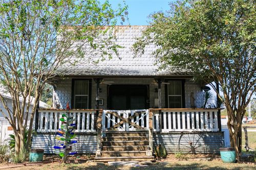 12400 E Texas St, Burton, TX, 77835-6139 | Card Image