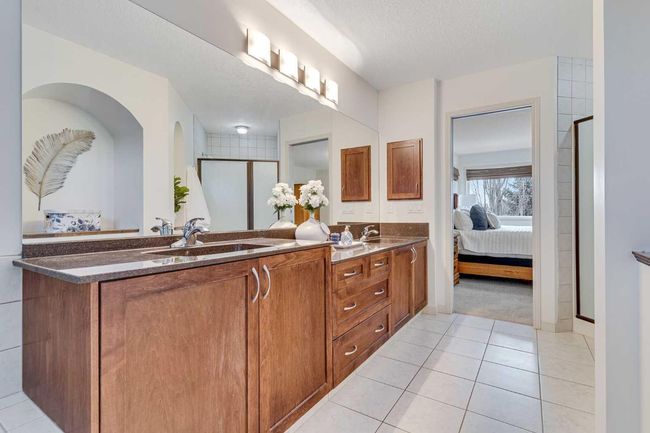686 Chaparral Dr Se, House other with 5 bedrooms, 4 bathrooms and 4 parking in Calgary AB | Image 34
