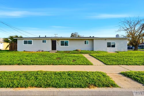 10125 El Toro Way, Hanford, CA, 93230-4831 | Card Image