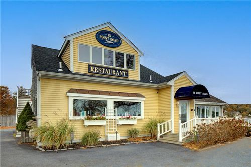 15 Point Rd, Portsmouth, RI, 02871-4914 | Card Image