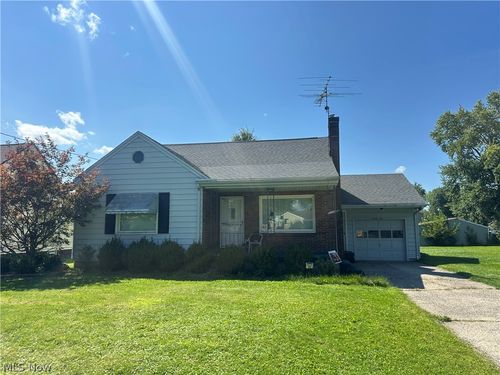 92 Camvet Dr, Campbell, OH, 44405-1937 | Card Image