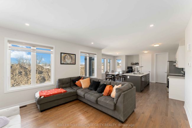 216 Conservancy Dr, House other with 4 bedrooms, 3 bathrooms and 2 parking in Ottawa ON | Image 5