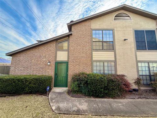 apt-c-330 W Harwood Rd, Hurst, TX, 76054-3078 | Card Image