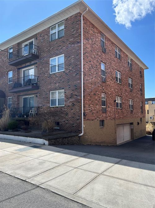 26 Purdy St, Harrison, NY, 10528-3731 | Card Image
