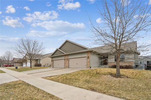 242 S Stewart St, North Liberty, IA, 52317-8707 | Card Image