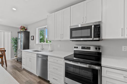 2-6320 48a Ave, Delta, BC, V4K4W3 | Card Image