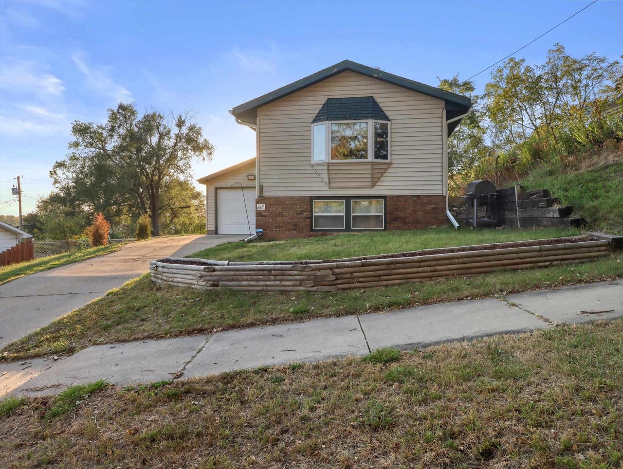 Sutherland Ave, Janesville, WI 53545
