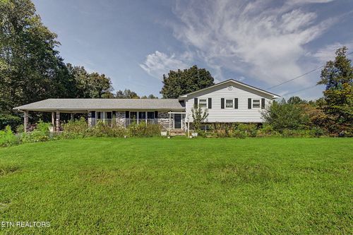 319 Woodland Dr, Harriman, TN, 37748-8133 | Card Image
