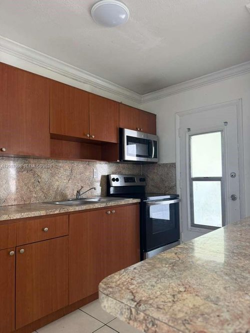 25-890 Nw 45th Ave, Miami, FL, 33126-2419 | Card Image