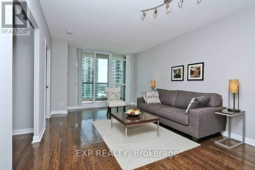 Residential Lease in Toronto (Islington-City Centre West) 3