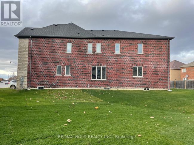 31 Dolomite Drive, House other with 6 bedrooms, 6 bathrooms and 8 parking in Brampton (Bram East) ON | Image 4