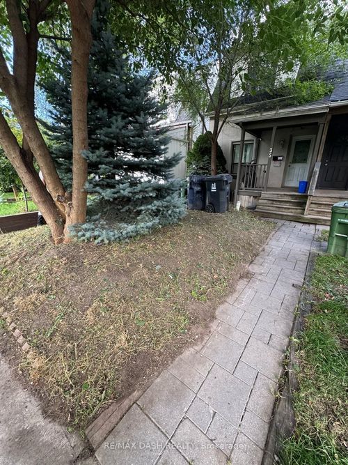 main-35 Woodward Ave, Toronto, ON, M4L2Y5 | Card Image