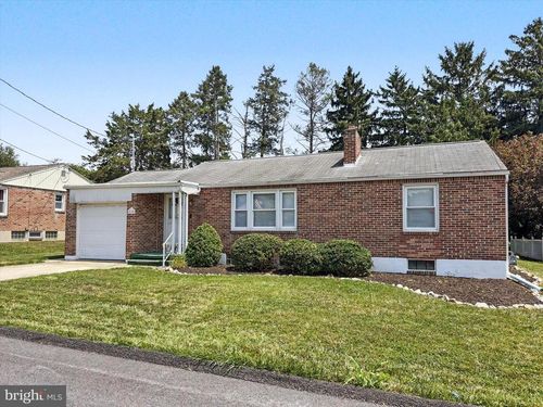 2789 Clear Springs Blvd, York, PA, 17406-3006 | Card Image