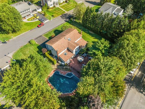 225 Country Ridge Rd, Scarsdale, NY, 10583-6655 | Card Image