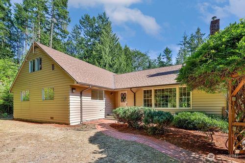 13420 252nd Ave Se, Issaquah, WA, 98027-8318 | Card Image