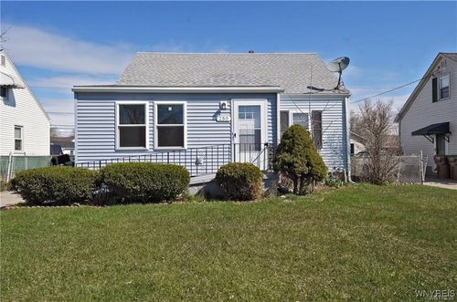 250 Danbury Dr, Cheektowaga, NY, 14225-2184 | Card Image