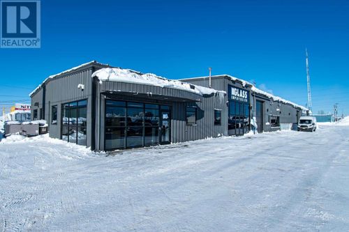 121 White Oak Dr E, Sault Ste Marie, ON, P6B4J7 | Card Image